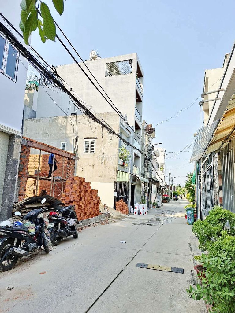 Bán nhà 3 tầng hẻm 7m thông gần Ngã Tư Ga Quận 12 giá 5,9 tỷ