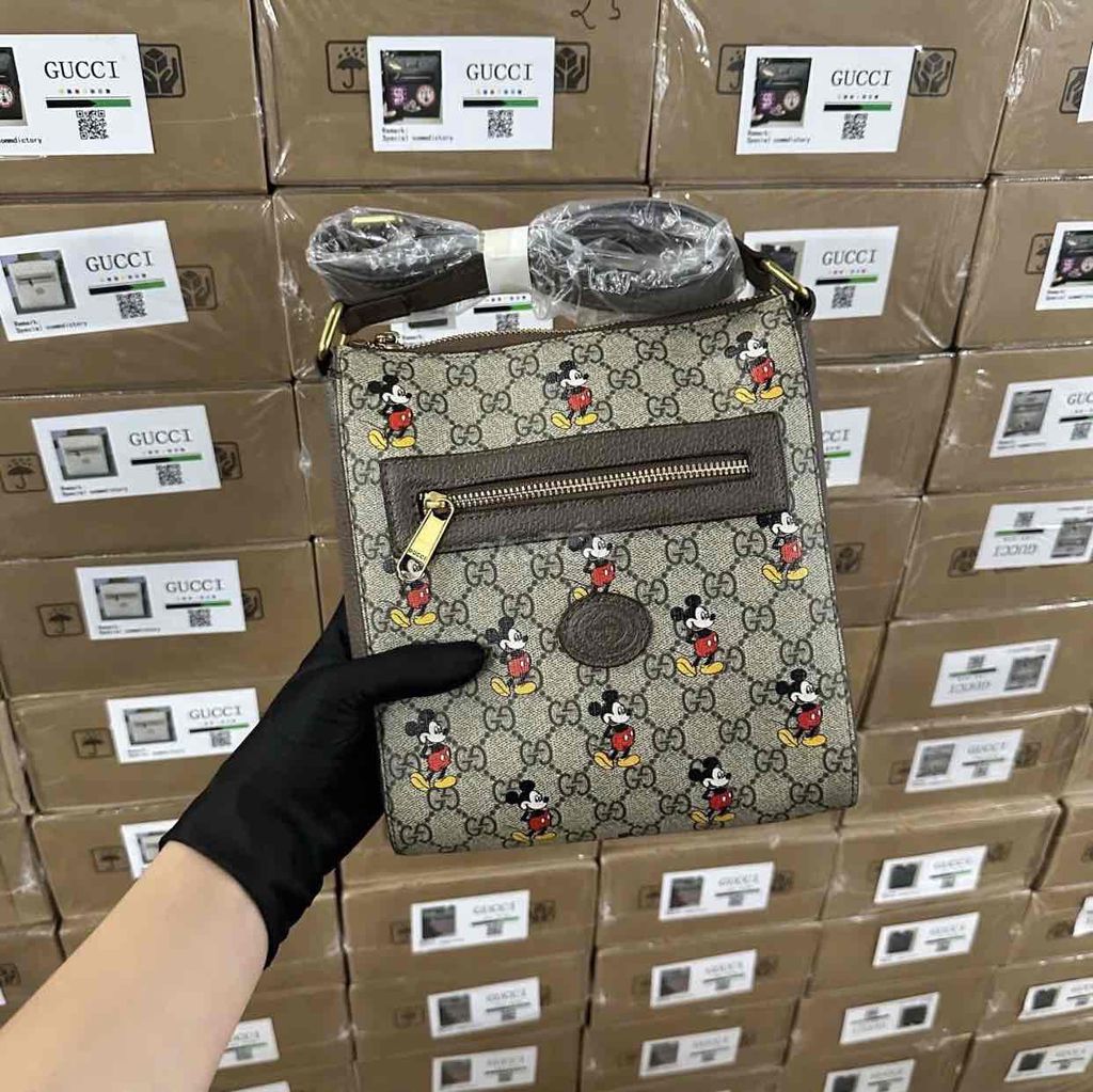 Tổng Hợp 14 Mẫu Túi Nam GC Dáng Đứng. Mua bán Túi xách tại Quận Bình Tân Tp Hồ Chí Minh được đăng bởi Trúc Phương hình 6