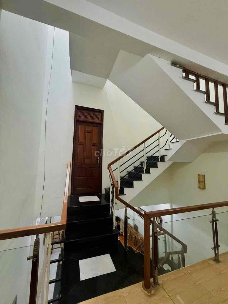 Furnished 3-storey family house on Trần Cừ street — photo 6