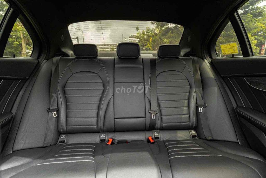 C300_AMG model 2020 màu đen siêu ngầu siêu đẹp. Mua bán Ô tô tại Quận 7 Tp Hồ Chí Minh được đăng bởi Dương Phương hình 14