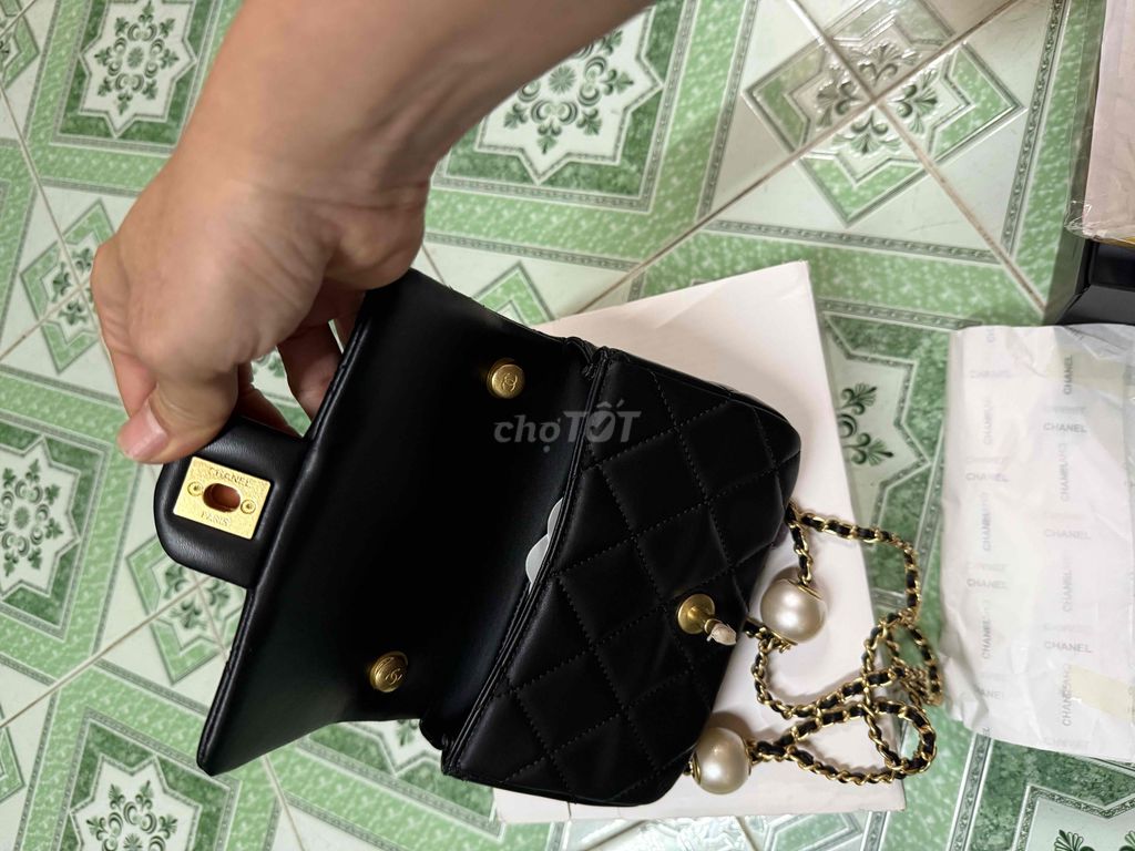 Bán túi chanel mới màu đen, size 17cm, đeo chéo