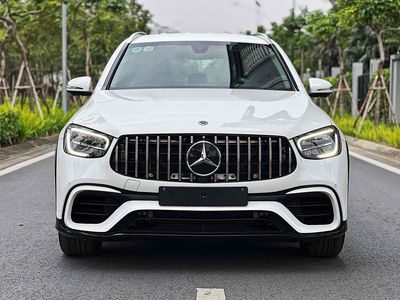 Mercedes GLC 200 Up gần 200 triệu đồ chơi!