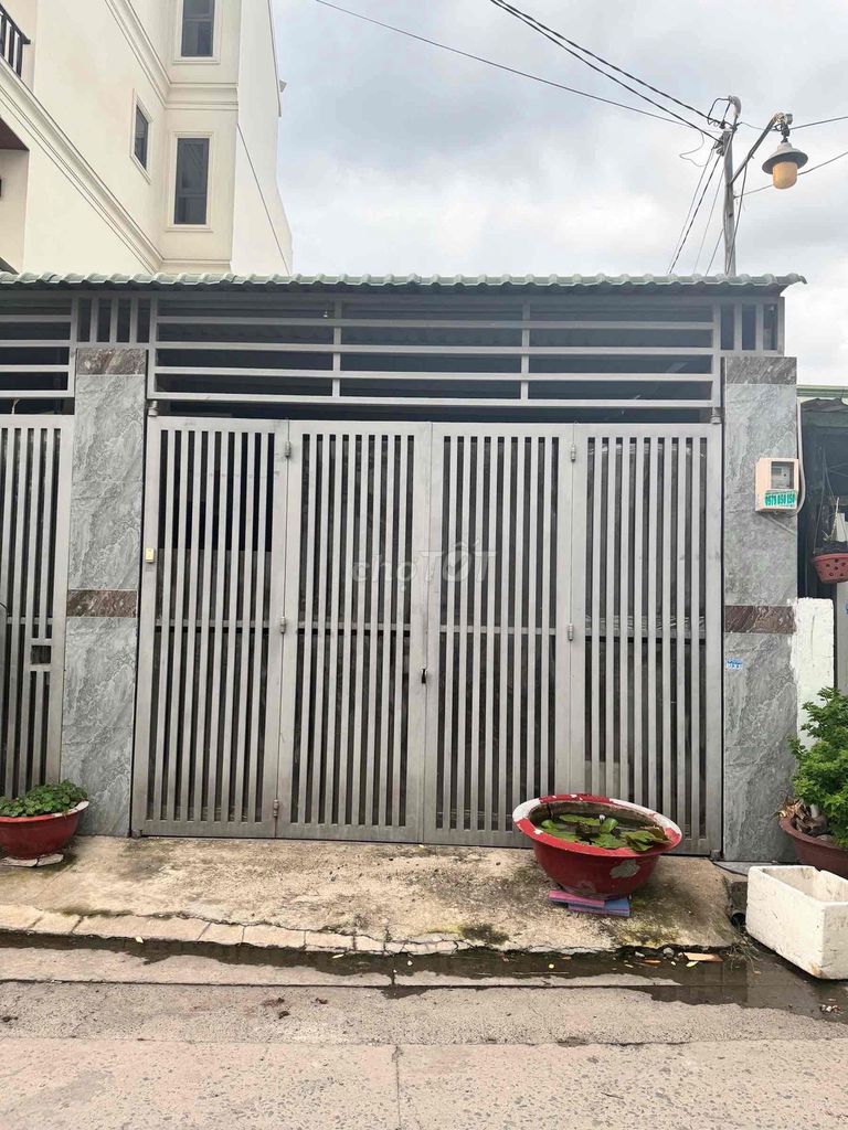 nhà 2 tầng mới hẻm xe hơi thông. 5,5x28m. ấp 3 đông thạnh. giá 5 tỷ
