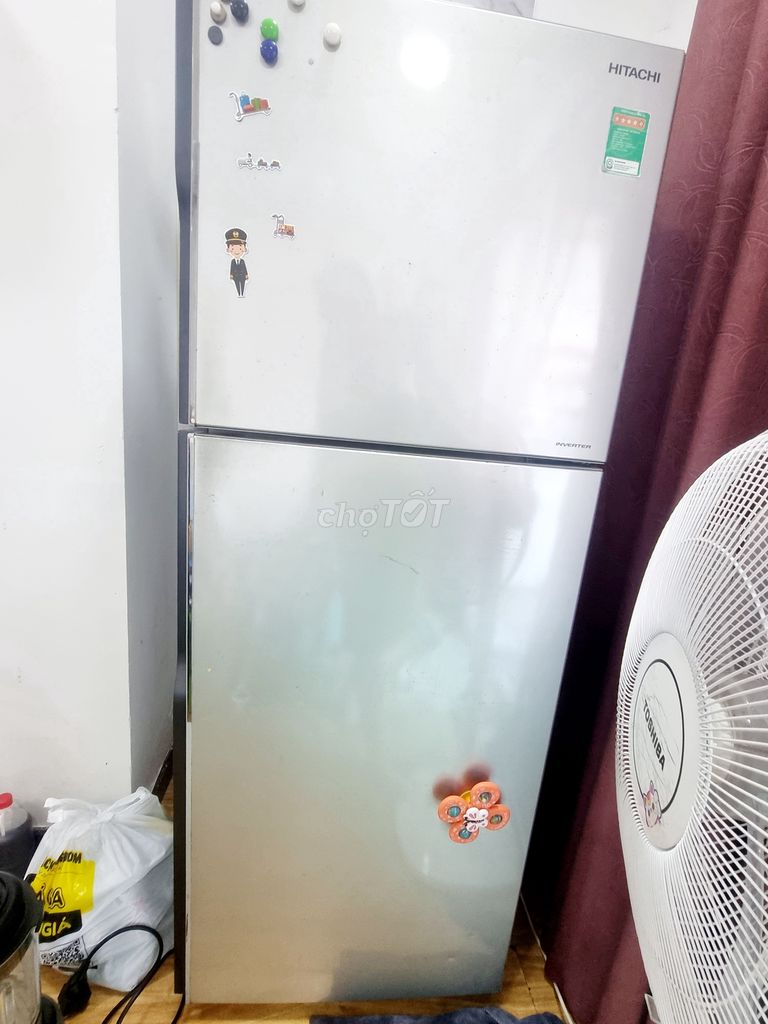 Tủ lạnh Hitachi hoạt động tốt, chưa qua sửa chữa. Mua bán Tủ lạnh tại Quận Phú Nhuận Tp Hồ Chí Minh được đăng bởi Tiến hình 1