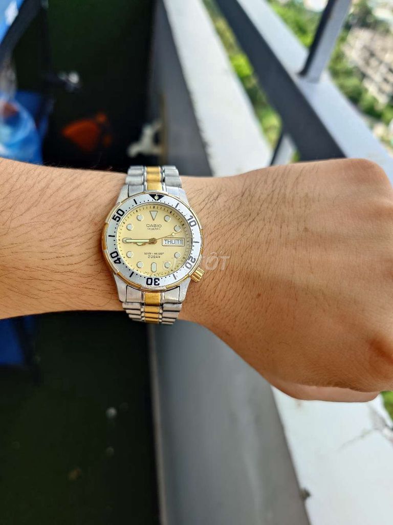 Đồng hồ Casio Nam dây demi niềng xoay núm xoáy . Mua bán Đồng hồ tại Quận 8 Tp Hồ Chí Minh được đăng bởi Trần Hữu Thanh hình 1