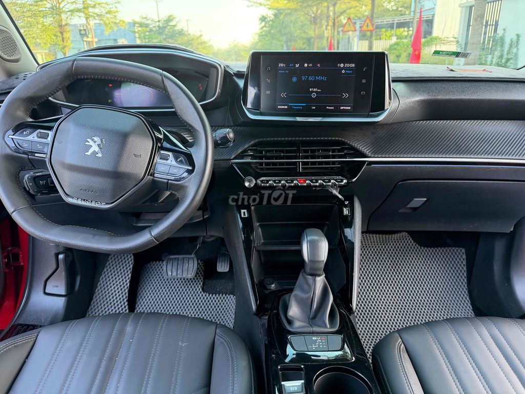 Peugeot 2008 2022 photo 4