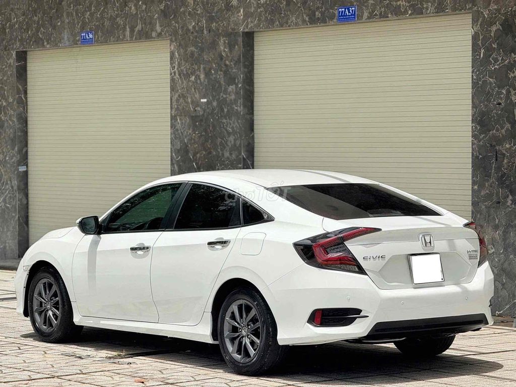Honda Civic 2019 G 1.8 AT - 46000 km. Mua bán Ô tô tại Thành phố Biên Hòa Đồng Nai được đăng bởi lê văn thắng hình 5
