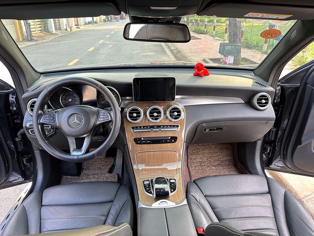 Mercedes Benz GLC 250 4Matic cuối 2016. Xe đẹp Zin. Mua bán Ô tô tại Huyện Sóc Sơn Hà Nội được đăng bởi Salon Auto Đào Hằng hình 7
