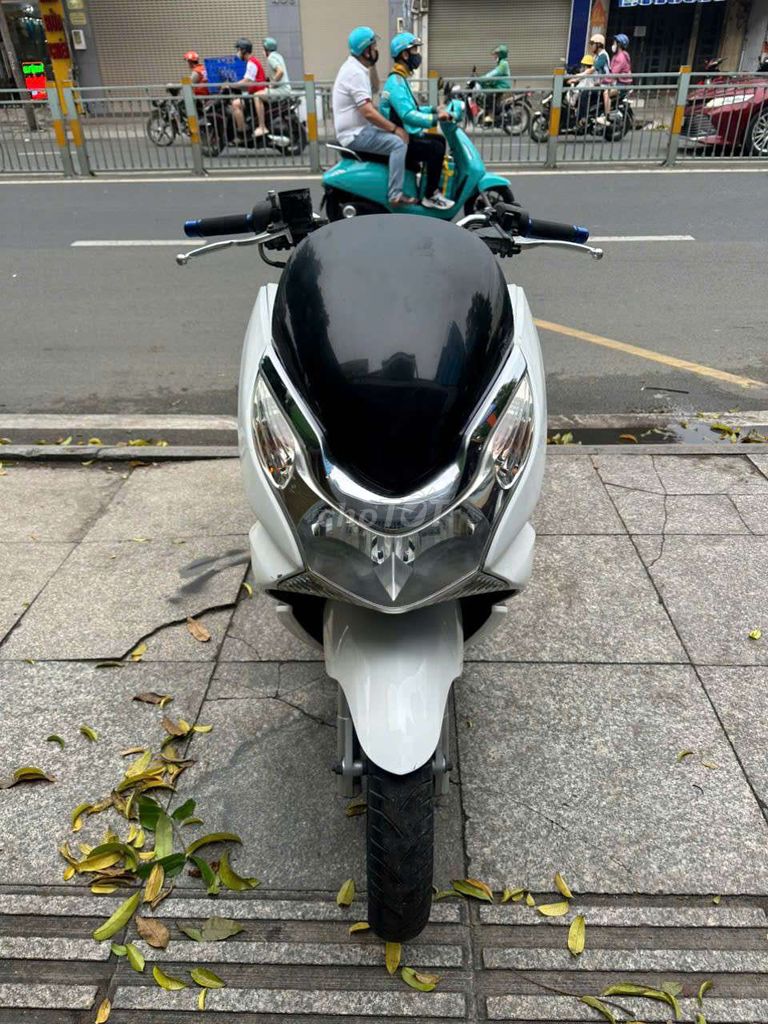 Honda PCX 2012 mới 90% Bstp chính chủ. Mua bán Xe máy tại Quận Tân Phú Tp Hồ Chí Minh được đăng bởi Tuanduy hình 1