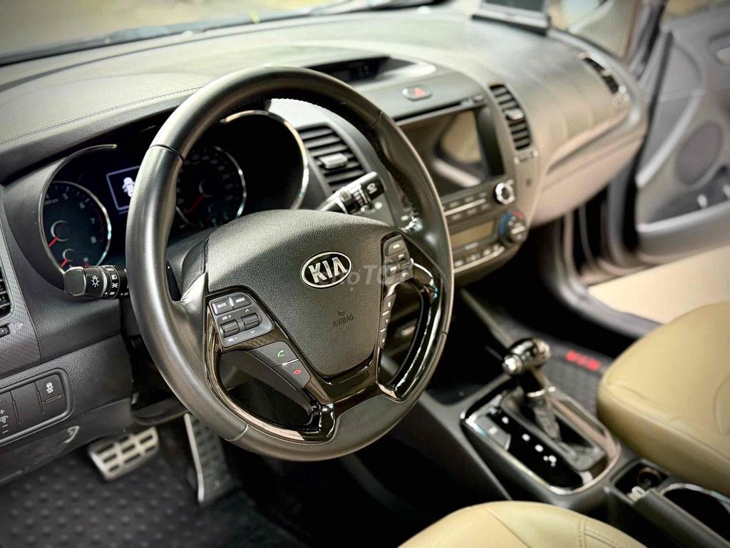 Kia Cerato 2018 2.0 AT - 107000 km. Mua bán Ô tô tại Quận Tân Phú Tp Hồ Chí Minh được đăng bởi Thế Anh hình 8