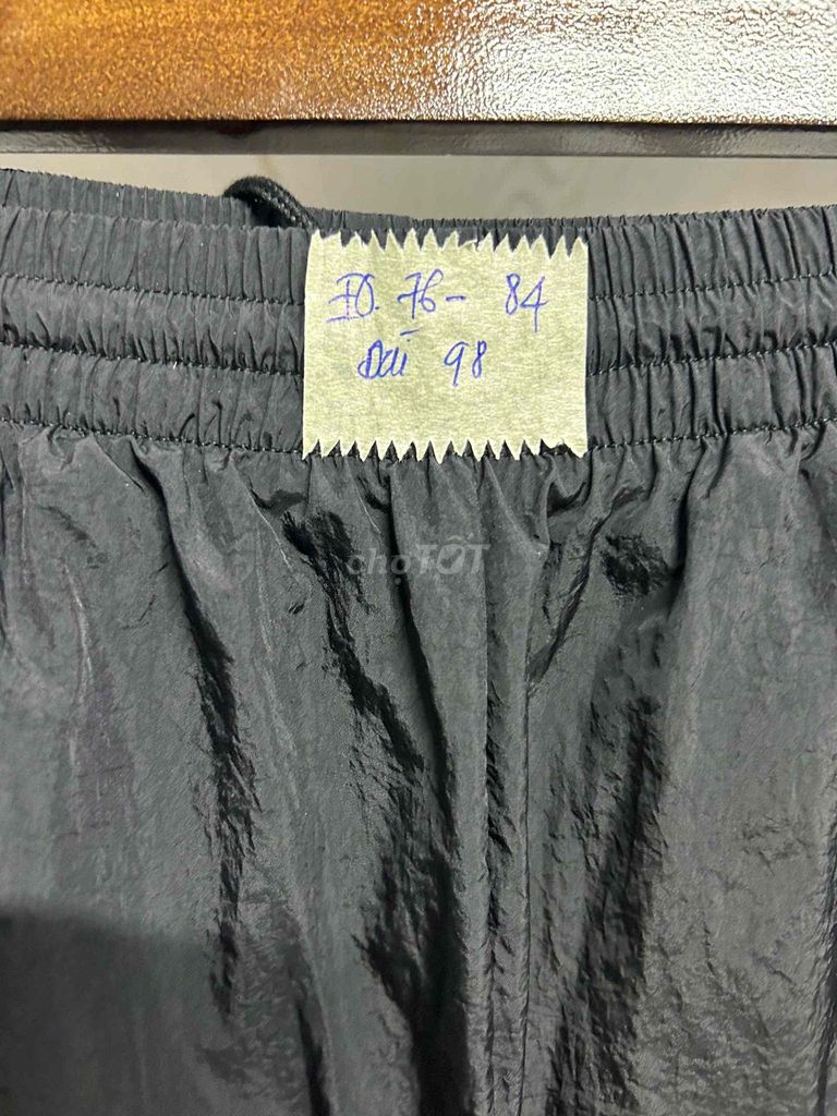 Quần thể thao Adidas Nam Vải dù. Mua bán Đồ thể thao, Dã ngoại tại Quận Gò Vấp Tp Hồ Chí Minh được đăng bởi ĐỒ SI HIỆU CHÍNH HÃNG hình 1