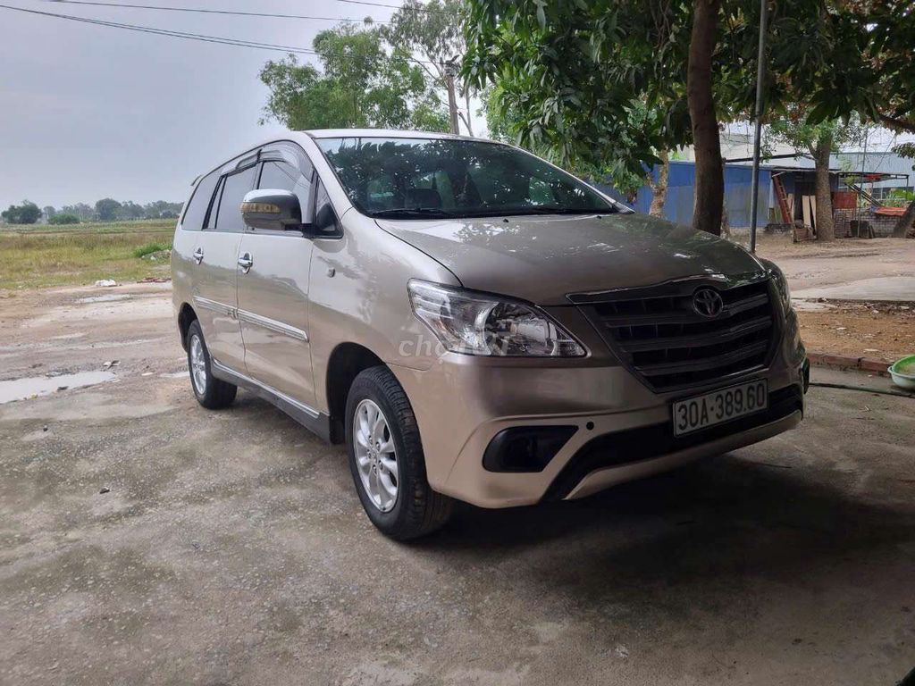 Toyota Innova 2015 E - 60000 km