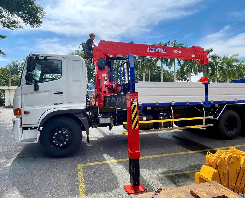 HINO 3 CHÂN LẮP CẦN CẨU 554K. Mua bán Xe tải, xe ben tại Thành phố Thuận An Bình Dương được đăng bởi HINO BÌNH DƯƠNG hình 2