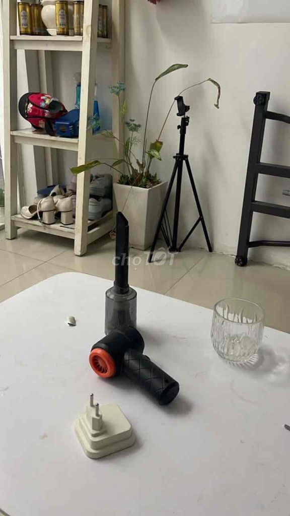 Máy hút bụi cầm tay Đen cam. Mua bán Thiết bị vệ sinh, nhà tắm tại Quận Ninh Kiều Cần Thơ được đăng bởi Phạm Kim Ngân hình 1