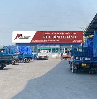 Nhân viên bốc xếp