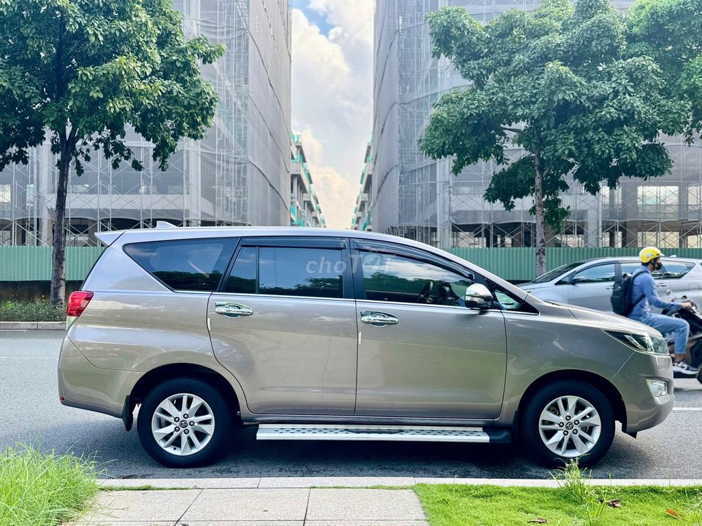 Toyota Innova 2017 2.0E - 12000 km. Mua bán Ô tô tại Quận 3 Tp Hồ Chí Minh được đăng bởi ĐỨC XE LƯỚT hình 3