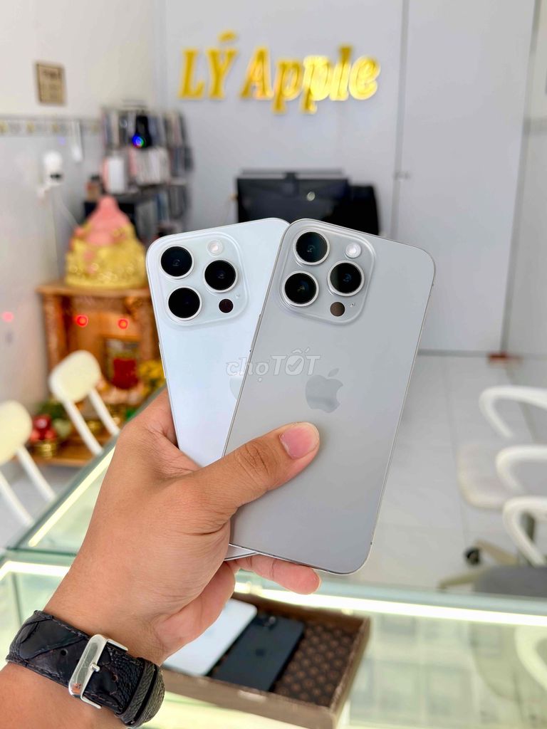 Apple iPhone 15 Pro 128GB-256GB Titan Đã sử dụng. Mua bán Điện thoại tại Thành phố Long Xuyên An Giang được đăng bởi Lý Apple hình 1