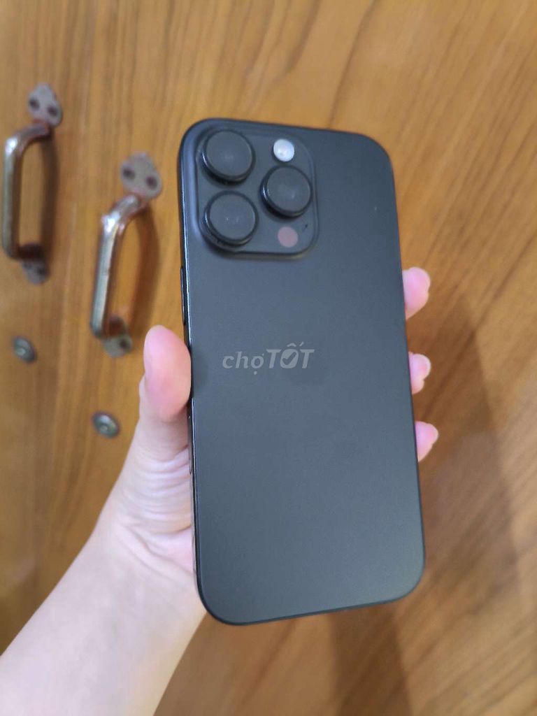 iPhone 16 Pro 256GB Đen Lock độ eid sẵn. Mua bán Điện thoại tại Thành phố Hội An Quảng Nam được đăng bởi Hữu Thành Lê hình 1