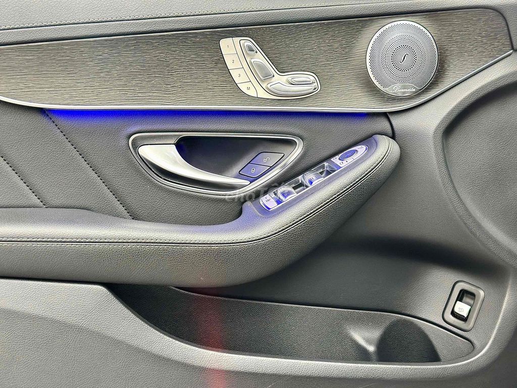Mercedes Benz C Class 2019 C 300 AMG - 58000 km. Mua bán Ô tô tại Quận 7 Tp Hồ Chí Minh được đăng bởi Hoàng Anh Tuấn hình 17
