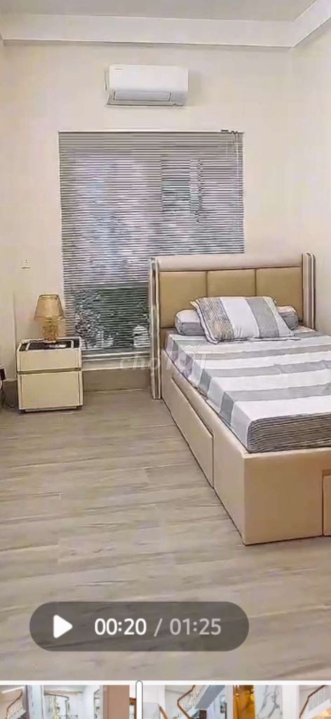 Giường đôi Gỗ bọc da Kem 1m4 Chưa sử dụng. Mua bán Giường, chăn ga gối nệm tại Quận 10 Tp Hồ Chí Minh được đăng bởi Carol Tran hình 1