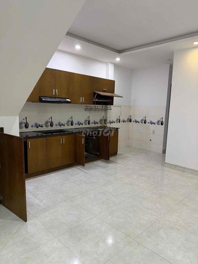 nhà 2 tầng đường An Cư 6, gần biển Mỹ Khê, Đà Nẵng.