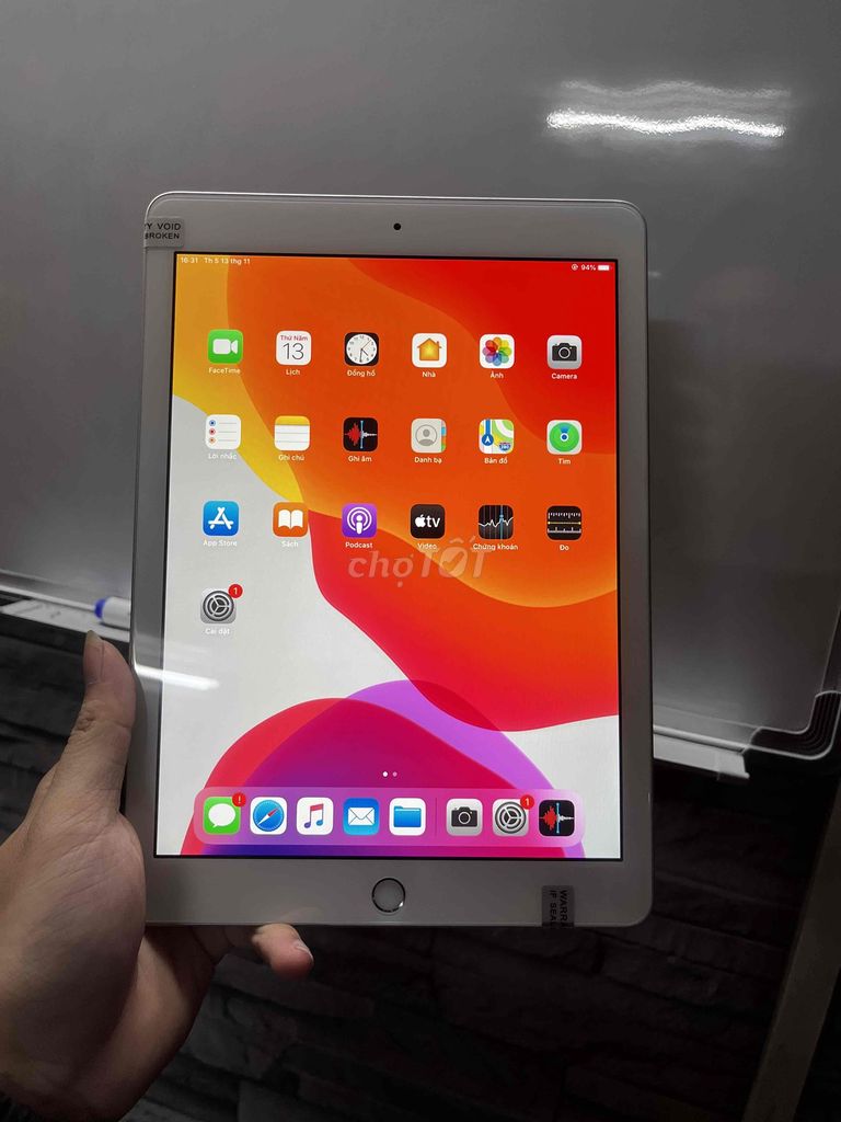 iPad Gen 5-32GB wifi.máy đẹp full hoàn toàn - 129050039
