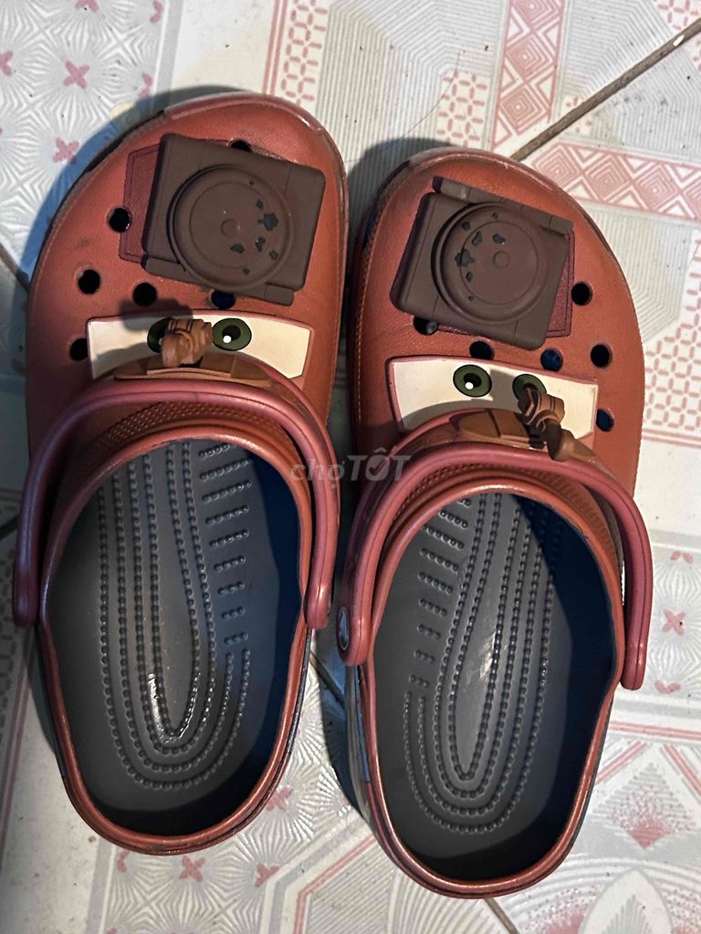 Dép Crocs Nâu đỏ size 37. Mua bán Giày dép tại Thành phố Hạ Long Quảng Ninh được đăng bởi Tên chưa cung cấp hình 1