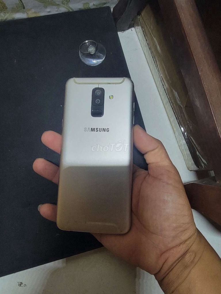 Samsung Galaxy A6+ Vàng. Mua bán Điện thoại tại Thành phố Dĩ An Bình Dương được đăng bởi cong xanh hình 1