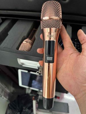 Bán con vang số JBJ có mic kèm theo rất hay. Mua bán Tivi, Âm thanh tại Huyện Hóc Môn Tp Hồ Chí Minh được đăng bởi Âu nhật lâm 