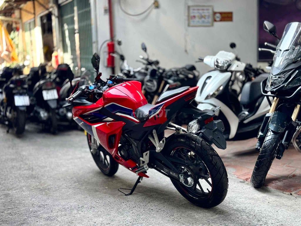 Honda CBR 150R 2021 Đỏ Trắng Xanh. Mua bán Xe máy tại Quận Cầu Giấy Hà Nội được đăng bởi Tuấn Việt Motor hình 6
