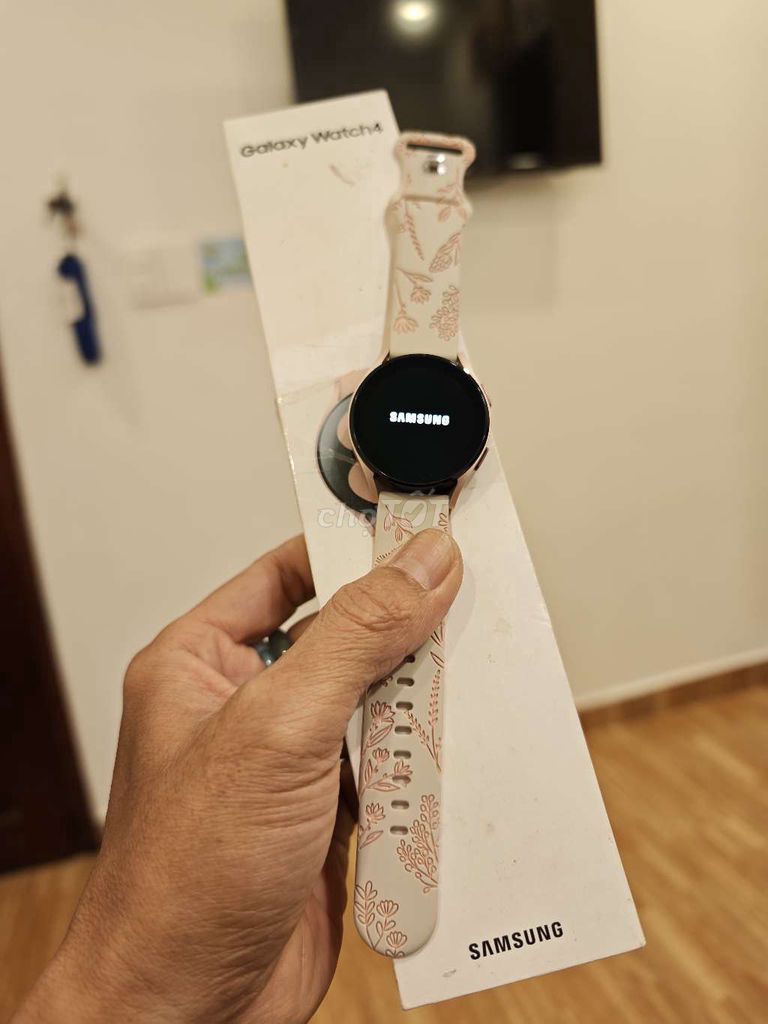 Samsung Galaxy Watch 4 Nữ Hồng 40mm. Mua bán Thiết bị đeo thông minh tại Thành phố Phan Rang-Tháp Chàm Ninh Thuận được đăng bởi Nguyễn Scoopy hình 1
