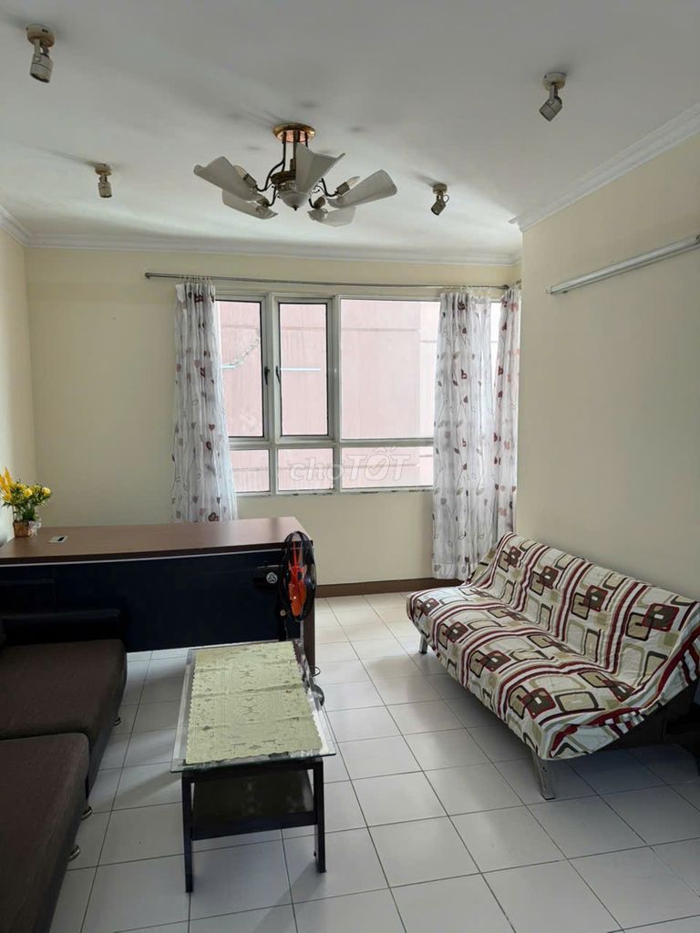 Аренда · 2 комн. · 90 м² · Quận 5, ул. Cao Đạt