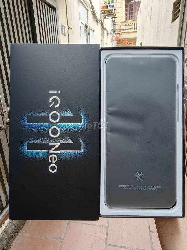 IQOO Neo 11 256GB Trắng Mới. Mua bán Điện thoại tại Quận Cầu Giấy Hà Nội được đăng bởi Ha Thang hình 1