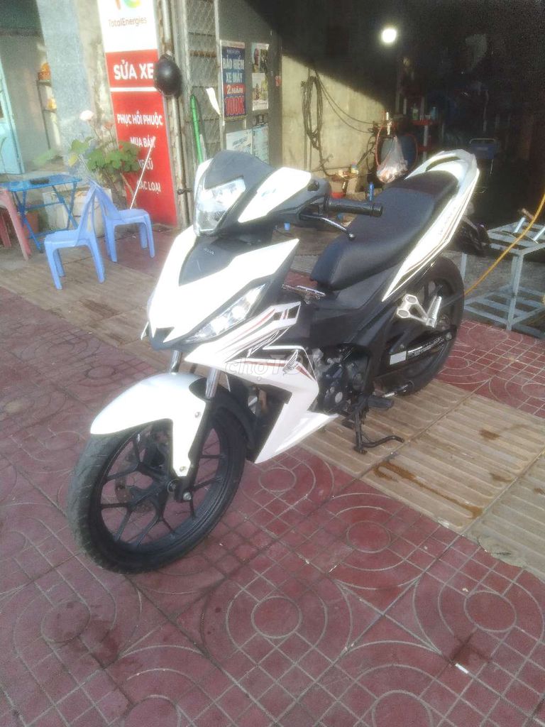 Xe còn đẹp lắm ae ơi zin từ đầu tới chân. Mua bán Xe máy tại Thành phố Vĩnh Long Vĩnh Long được đăng bởi At Tt hình 4