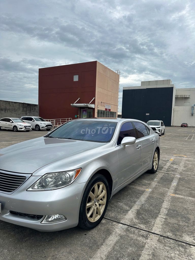 Lexus LS 20***9 km. Mua bán Ô tô tại Quận Tân Phú Tp Hồ Chí Minh được đăng bởi sin hình 7