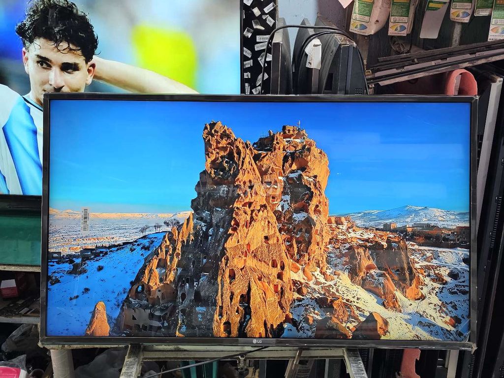 Smart LG 4K HDR - 43"UK6340. Siêu Nét - Bluetooth.. Mua bán Tivi, Âm thanh tại Huyện Hóc Môn Tp Hồ Chí Minh được đăng bởi Quốc Vinh hình 1