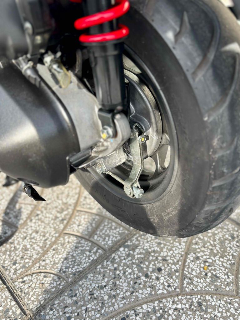 Lead 4val 2023 bản đặt biệt,xe đẹp 10000km,máy zin. Mua bán Xe máy tại Quận Ninh Kiều Cần Thơ được đăng bởi Cửa Hàng Xe máy Tân Lập Hưng hình 6