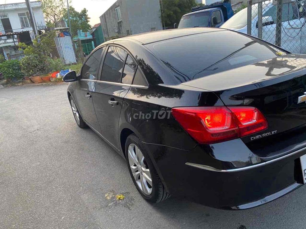 Chevrolet Cruze 2015 màu đen. Mua bán Ô tô tại Thành phố Thủ Đức Tp Hồ Chí Minh được đăng bởi Hồng  hình 2