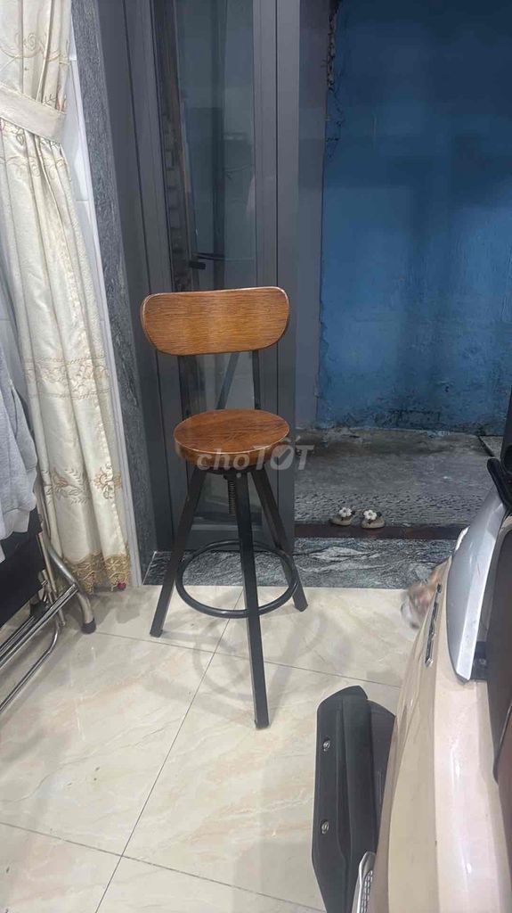 Ghế xoay Gỗ Kim loại Nâu Đen. Mua bán Bàn ghế tại Quận 11 Tp Hồ Chí Minh được đăng bởi Thu hình 1