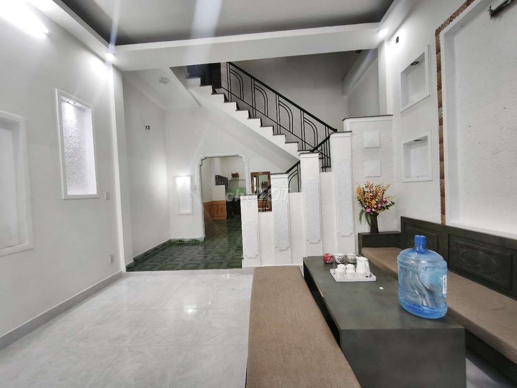 nhà 2 tầng mặt tiền đường Trung Nghĩa
