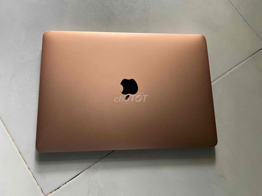 cần bán MacBook Air M1 , bị dính iCloud, còn mới