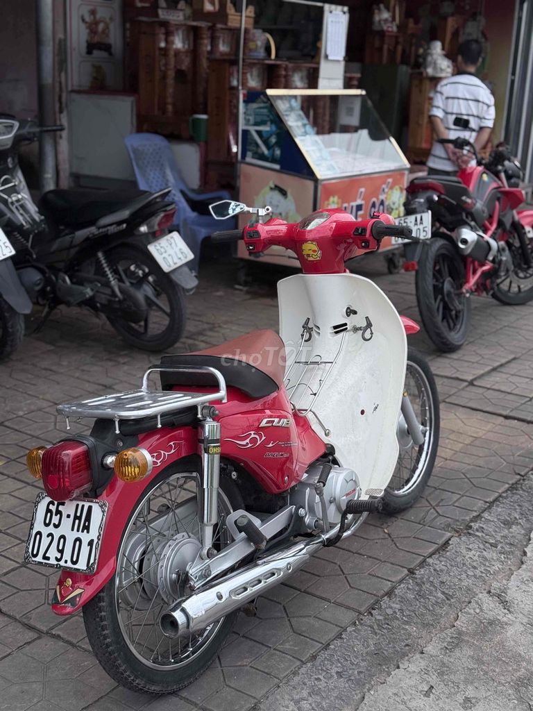 Honda Cub Đỏ lướt 5000km. Mua bán Xe máy tại Quận Ninh Kiều Cần Thơ được đăng bởi Cửa hàng Hoà Hiệp II  hình 4