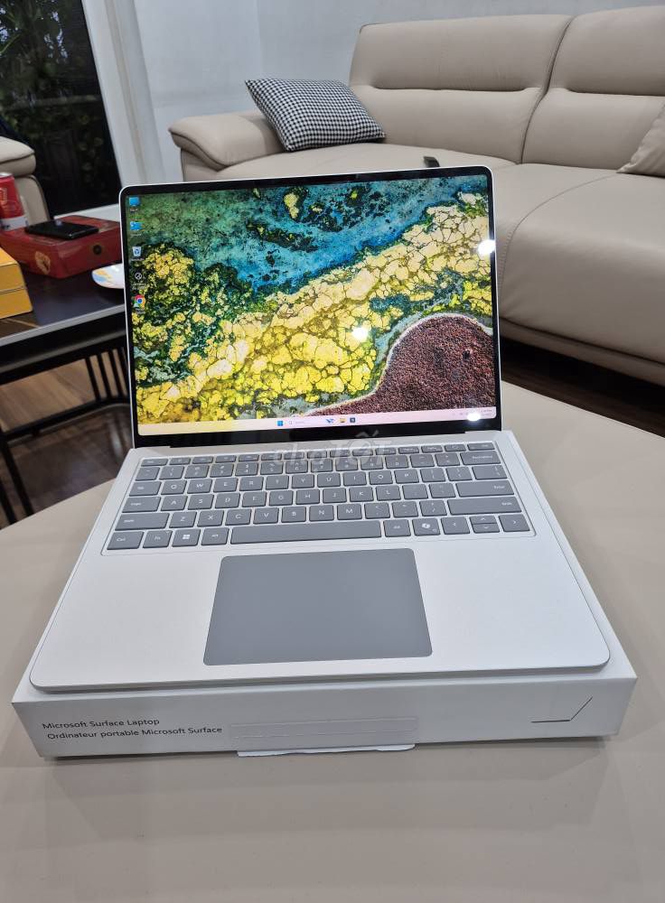 Surface Laptop 7 14inh X Elite- 16gb-512gb và hộp. Mua bán Laptop tại Quận Gò Vấp Tp Hồ Chí Minh được đăng bởi Linh Surface Bảo Bảo hình 1