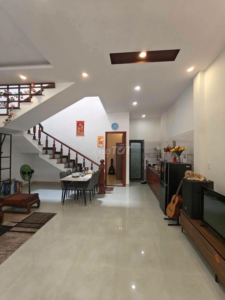 Аренда · 3 комн. · Quận Liên Chiểu, ул. Đường Hoàng Thị Loan