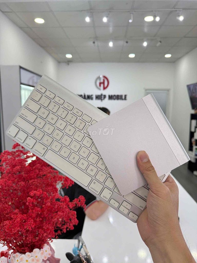 KEYBOARD MOUSE GEN 2 TRACKPAD FOR IMAC. Mua bán Phụ kiện (Màn hình, Chuột...) tại Quận 7 Tp Hồ Chí Minh được đăng bởi Hoàng Hiệp Mobile hình 1
