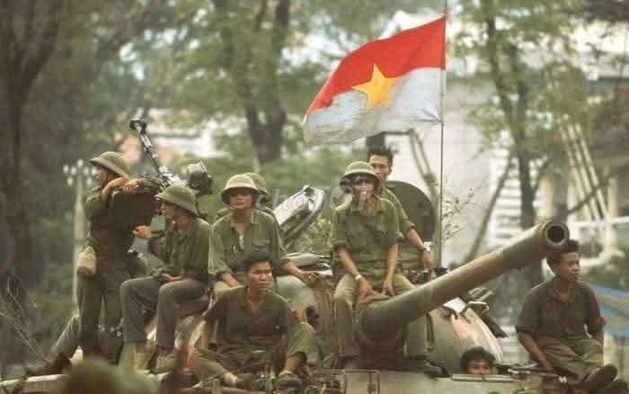 Cờ Giải phóng Sài Gòn 1975. Mua bán Sở thích khác tại Huyện Núi Thành Quảng Nam được đăng bởi Cung Thi hình 1