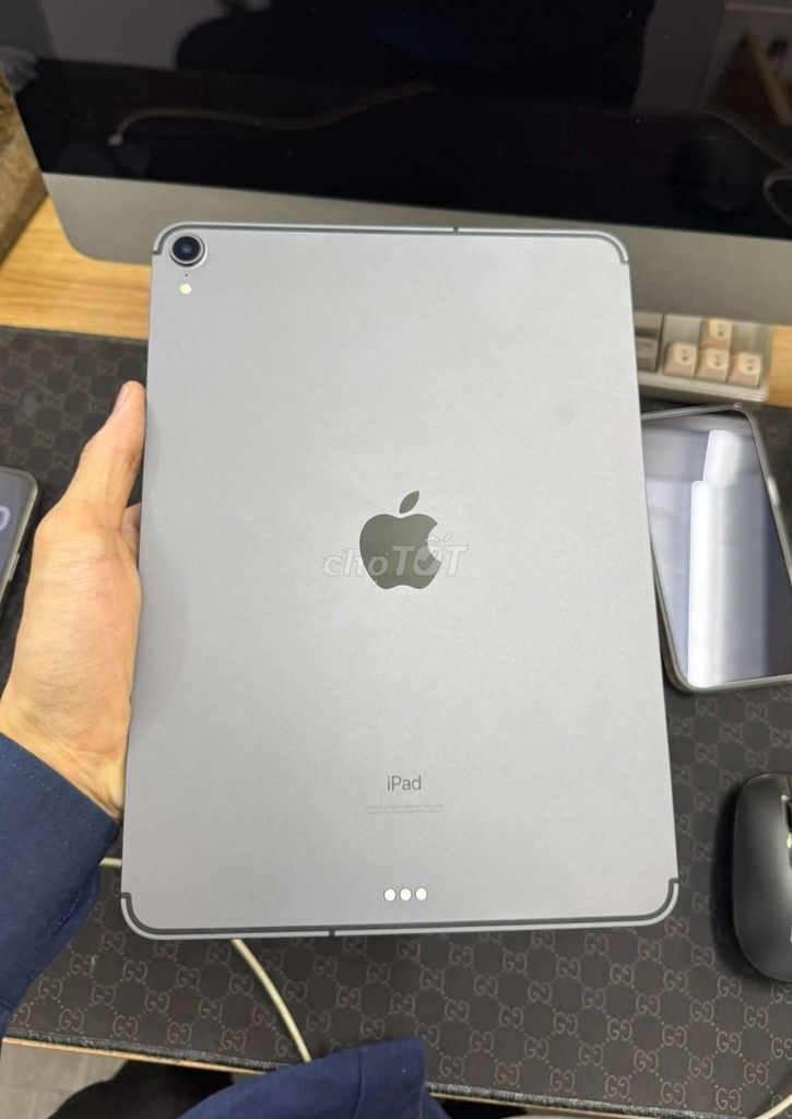 iPad Pro 2018 11 inch 256GB Zin đẹp 99%, pin 100%. Mua bán Máy tính bảng tại Thành phố Biên Hòa Đồng Nai được đăng bởi Lê Thị Thanh Thúy hình 1