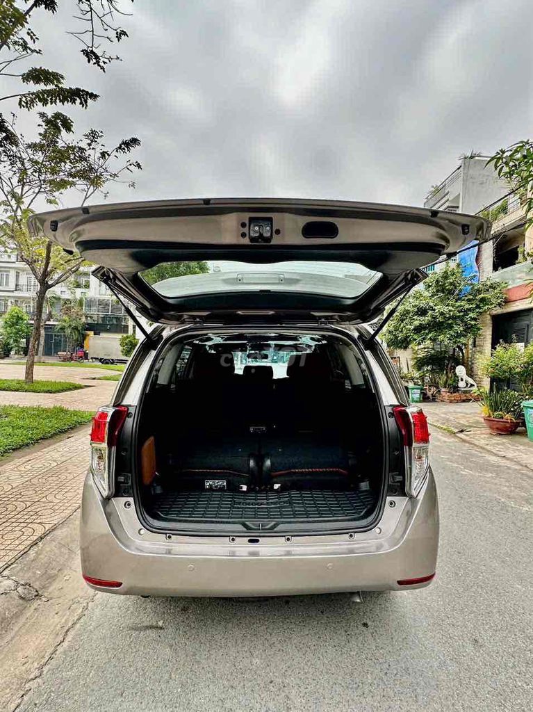 Toyota Innova 2020 2.0E - 85000 km