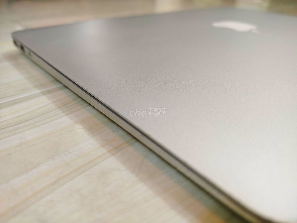 Apple MacBook Air A1466 i7 8GB/256GB Bạc. Mua bán Laptop tại Quận 1 Tp Hồ Chí Minh được đăng bởi Hội Đồ Điện Tử hình 1