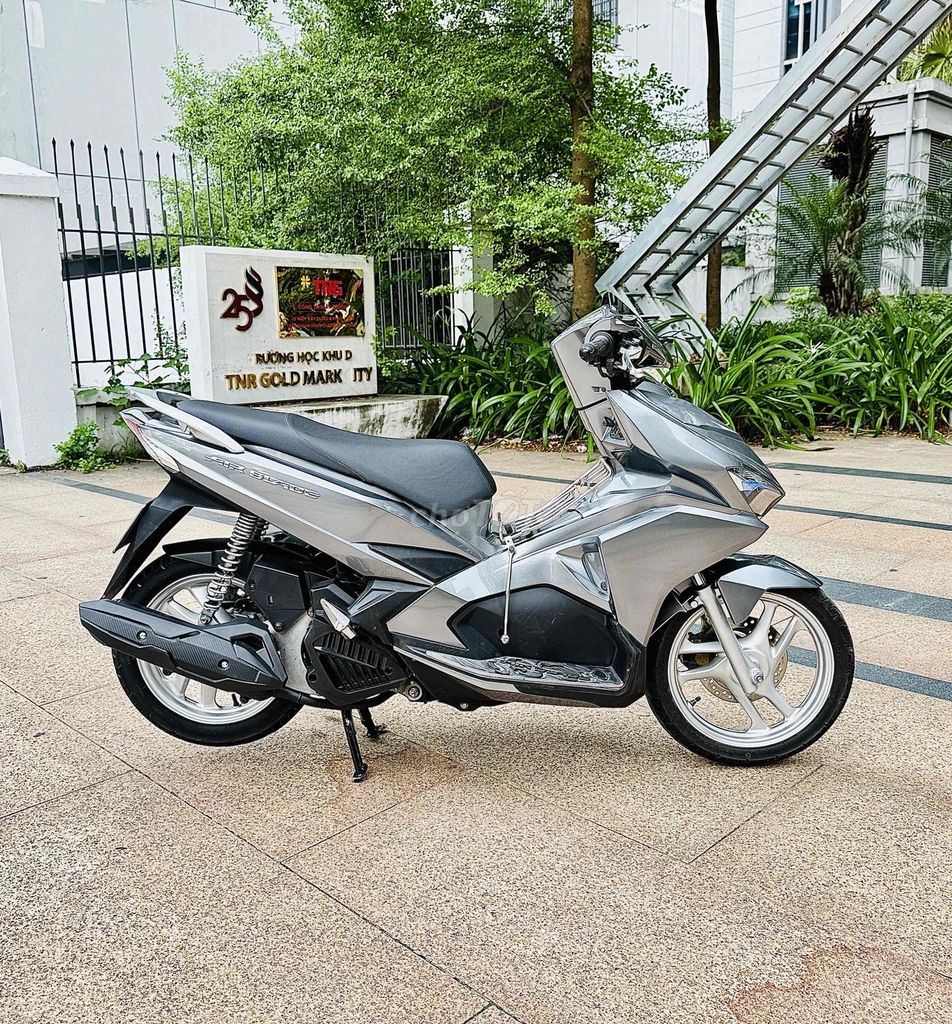 Honda Airblade 125 chính chủ. Mua bán Xe máy tại Quận Bắc Từ Liêm Hà Nội được đăng bởi XE MÁY ÁNH QUÂN hình 4